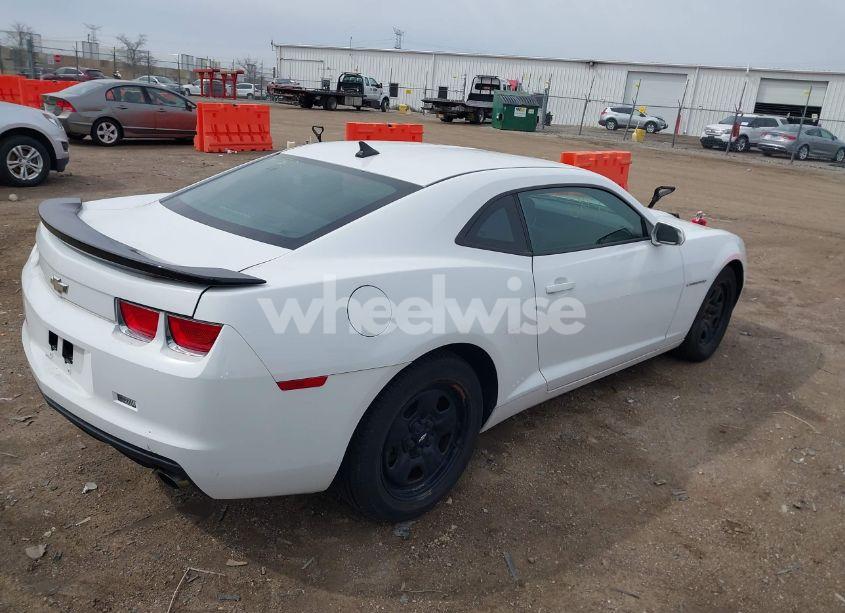 Photo 4 of 2011 Chevrolet Camaro 1LS (VIN 2G1FE1ED9B9111841)