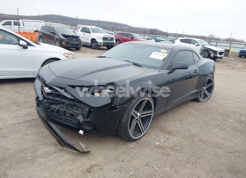 Photo 2 of 2011 Chevrolet Camaro 1LS (VIN 2G1FE1EDXB9132746)