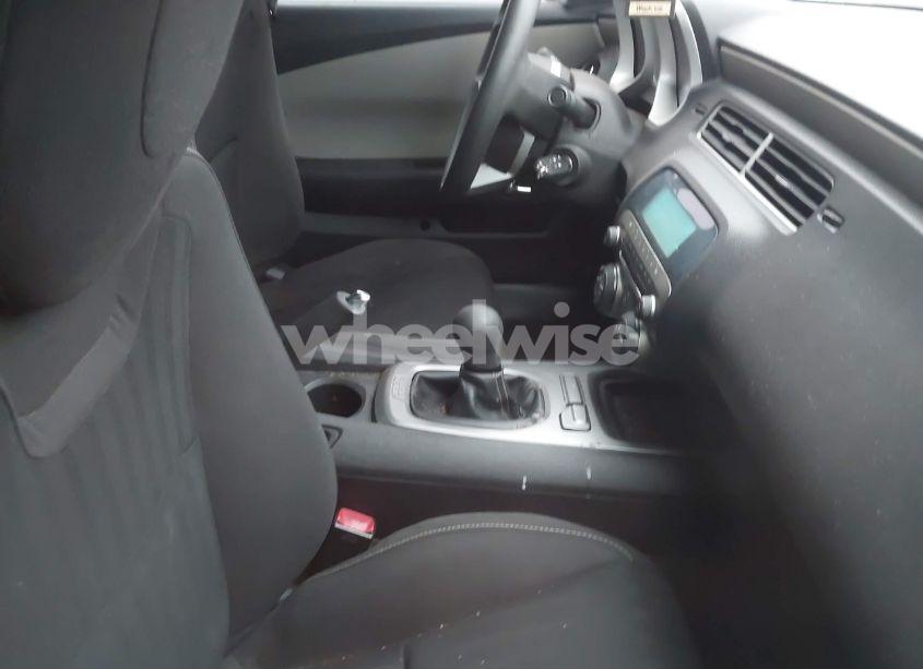 Photo 5 of 2011 Chevrolet Camaro 1LS (VIN 2G1FE1EDXB9132746)