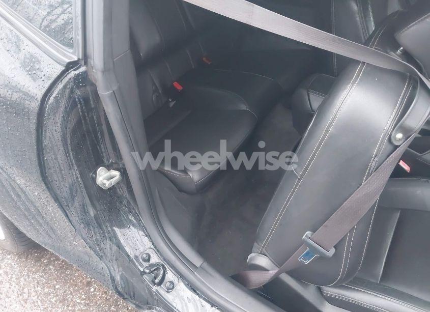 Photo 8 of 2015 Chevrolet Camaro 2LT (VIN 2G1FF1E33F9115734)