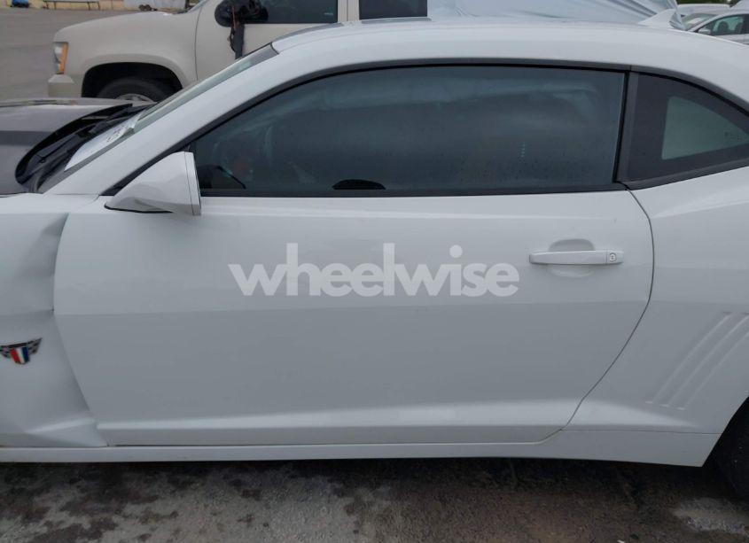 Photo 15 of 2015 Chevrolet Camaro 2LT (VIN 2G1FF1E33F9278450)