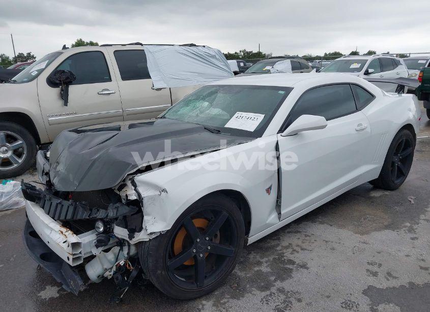 Photo 2 of 2015 Chevrolet Camaro 2LT (VIN 2G1FF1E33F9278450)