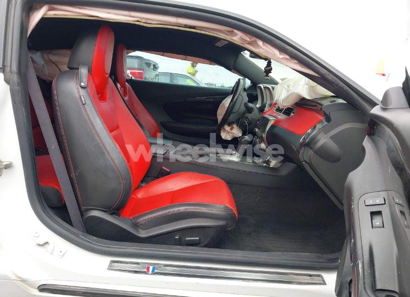 Photo 5 of 2015 Chevrolet Camaro 2LT (VIN 2G1FF1E33F9278450)