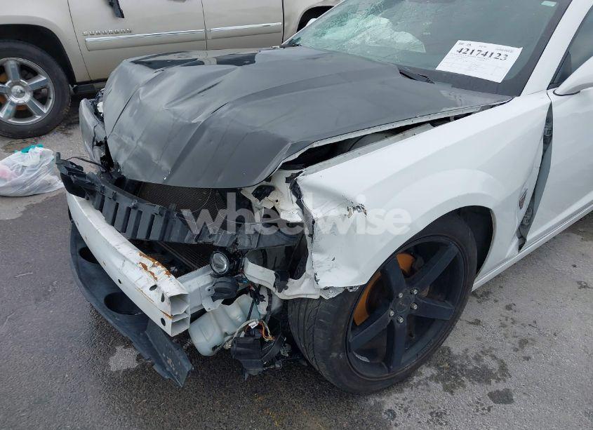 Photo 6 of 2015 Chevrolet Camaro 2LT (VIN 2G1FF1E33F9278450)