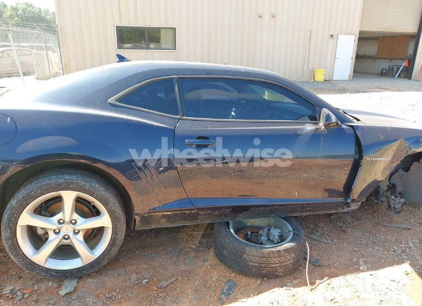 Photo 13 of 2015 Chevrolet Camaro 2LT (VIN 2G1FF1E39F9181348)