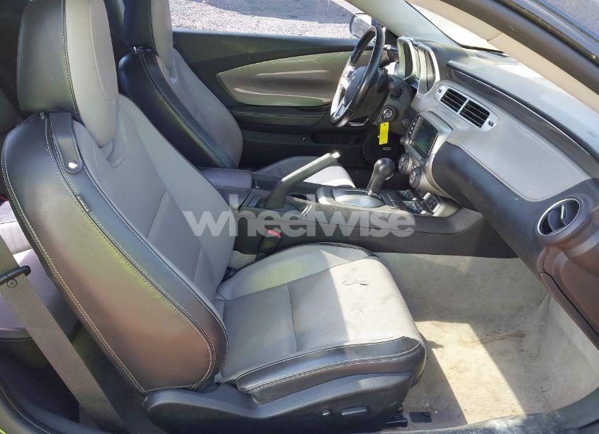 Photo 5 of 2015 Chevrolet Camaro 2LT (VIN 2G1FF1E39F9181348)