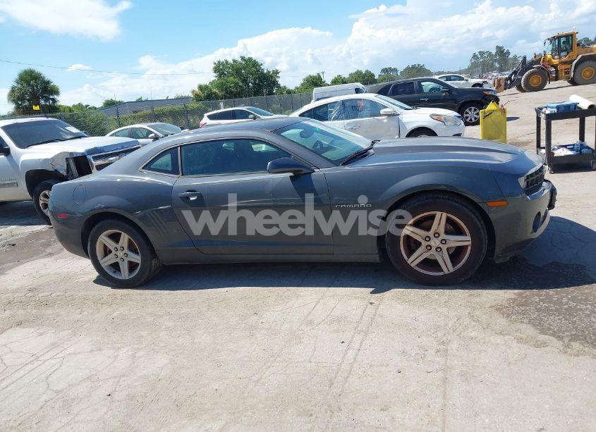 Photo 13 of 2011 Chevrolet Camaro 1LT (VIN 2G1FF1ED9B9136767)