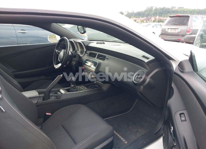 Photo 5 of 2010 Chevrolet Camaro 1LT (VIN 2G1FF1EV7A9212350)