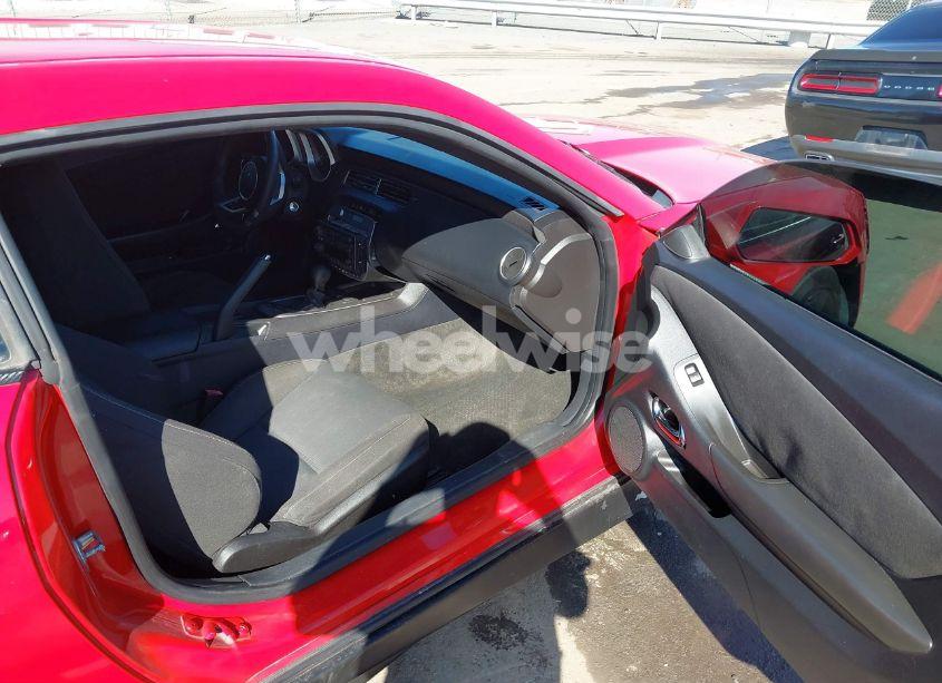 Photo 5 of 2010 Chevrolet Camaro 1LT (VIN 2G1FF1EV8A9170352)