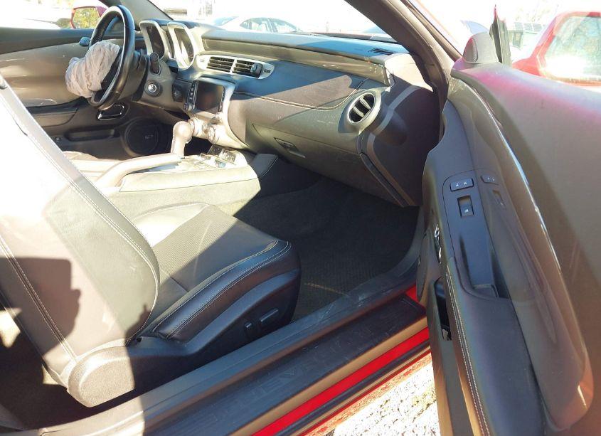 Photo 5 of 2015 Chevrolet Camaro 2LT (VIN 2G1FF3D32F9179079)