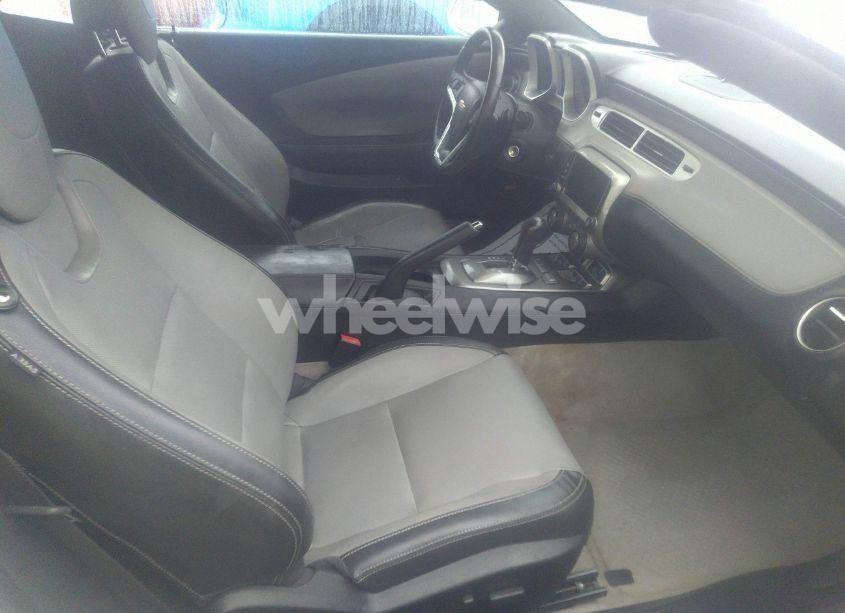 Photo 5 of 2015 Chevrolet Camaro 2LT (VIN 2G1FF3D35F9235032)