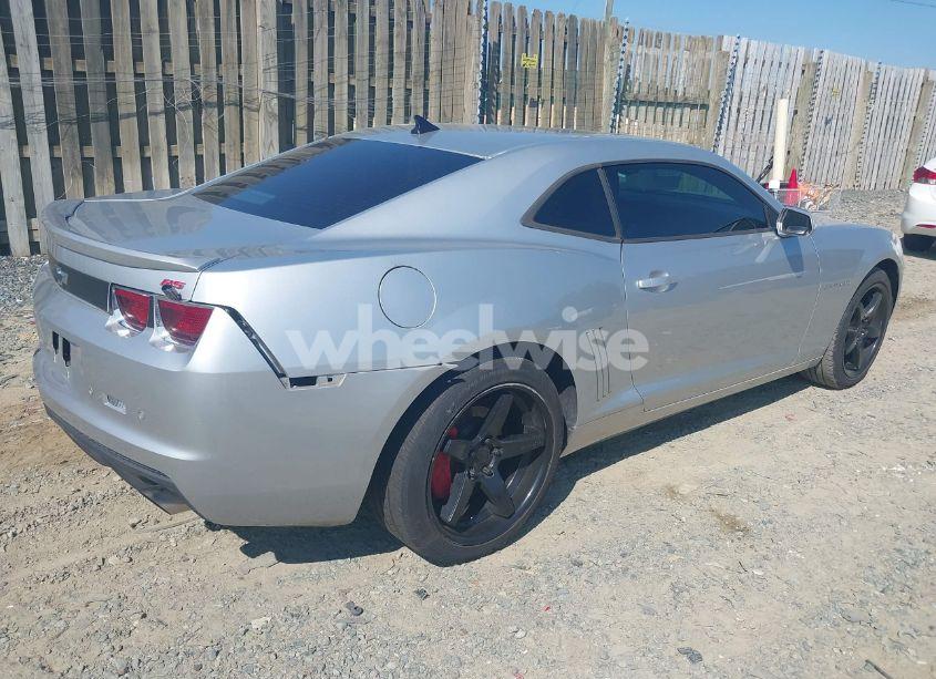 Photo 4 of 2011 Chevrolet Camaro 2LT (VIN 2G1FG1ED0B9203589)