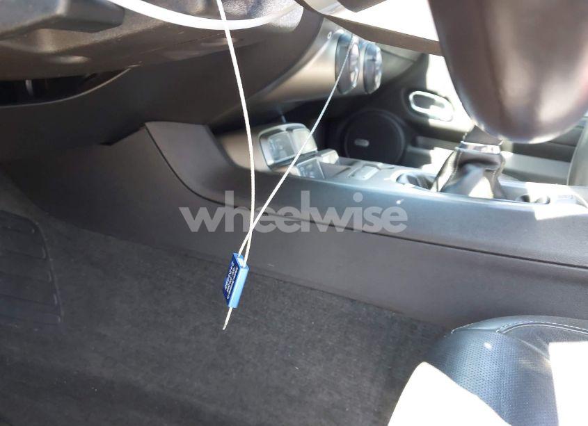 Photo 11 of 2011 Chevrolet Camaro 2LT (VIN 2G1FG1ED4B9113233)