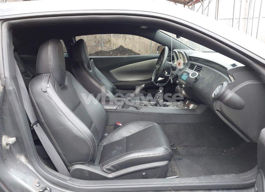 Photo 5 of 2010 Chevrolet Camaro 2LT (VIN 2G1FG1EV0A9161576)