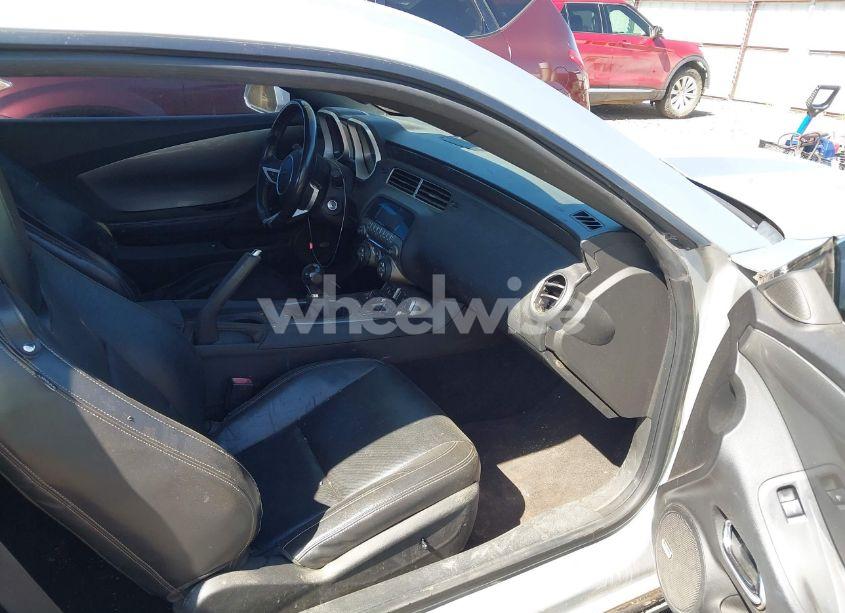 Photo 5 of 2010 Chevrolet Camaro 2LT (VIN 2G1FG1EV4A9143369)