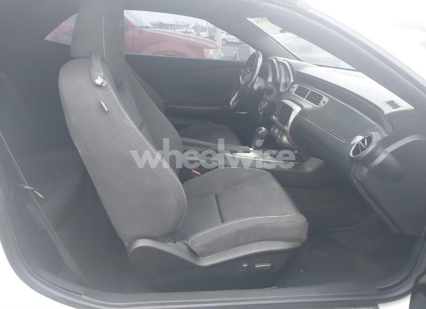 Photo 5 of 2015 Chevrolet Camaro 1SS (VIN 2G1FH3DJ3F9258138)