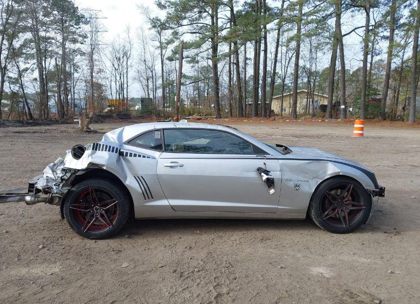Photo 13 of 2010 Chevrolet Camaro 1SS (VIN 2G1FJ1EJ2A9220755)
