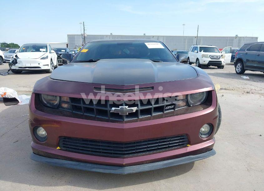Photo 13 of 2010 Chevrolet Camaro 1SS (VIN 2G1FJ1EJ5A9198847)