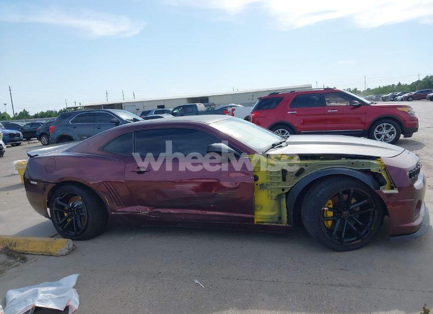 Photo 14 of 2010 Chevrolet Camaro 1SS (VIN 2G1FJ1EJ5A9198847)