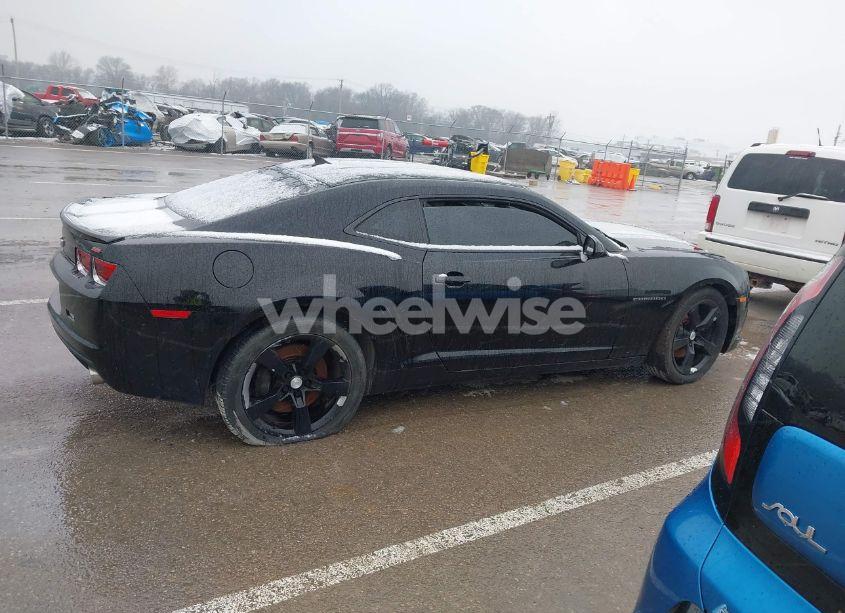 Photo 13 of 2010 Chevrolet Camaro 1SS (VIN 2G1FJ1EJ9A9171053)