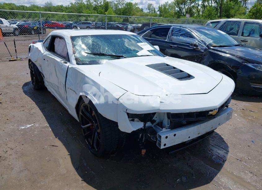 2015 Chevrolet Camaro 2SS (VIN 2G1FJ1EW8F9105046) main photo