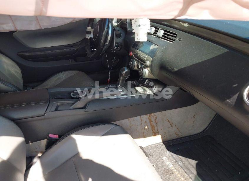 Photo 5 of 2010 Chevrolet Camaro 2SS (VIN 2G1FK1EJ0A9184965)