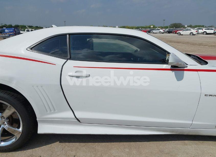 Photo 13 of 2011 Chevrolet Camaro 2SS (VIN 2G1FK1EJ1B9193238)