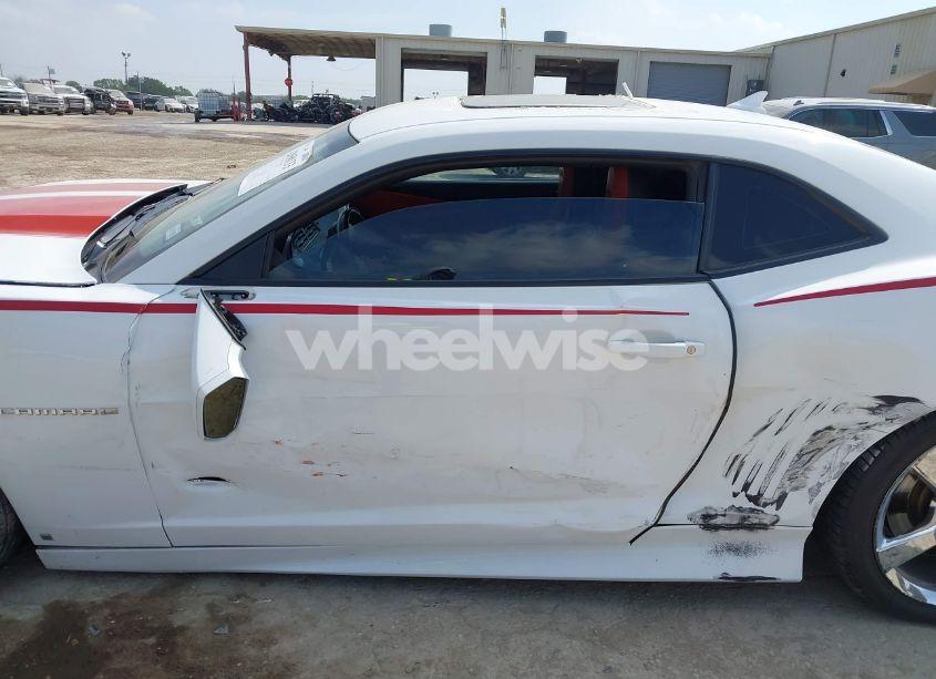 Photo 14 of 2011 Chevrolet Camaro 2SS (VIN 2G1FK1EJ1B9193238)