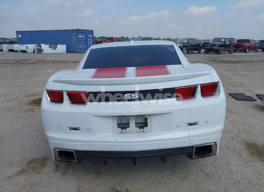 Photo 16 of 2011 Chevrolet Camaro 2SS (VIN 2G1FK1EJ1B9193238)