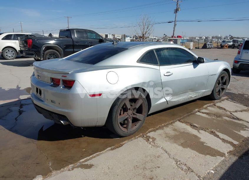 Photo 4 of 2011 Chevrolet Camaro 2SS (VIN 2G1FK1EJ5B9150294)