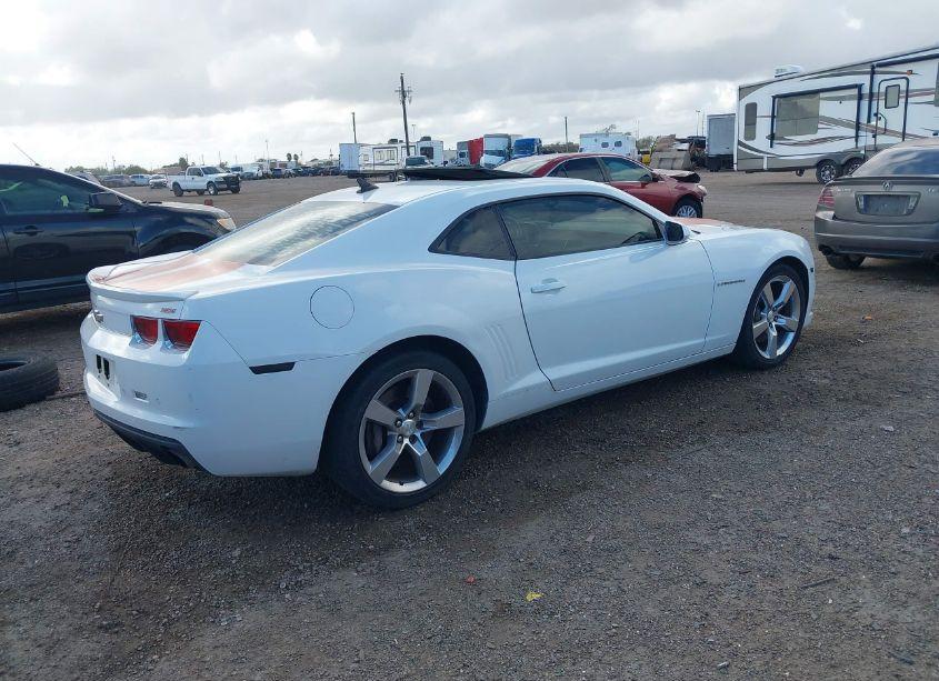Photo 4 of 2011 Chevrolet Camaro 2SS (VIN 2G1FK1EJ6B9106594)