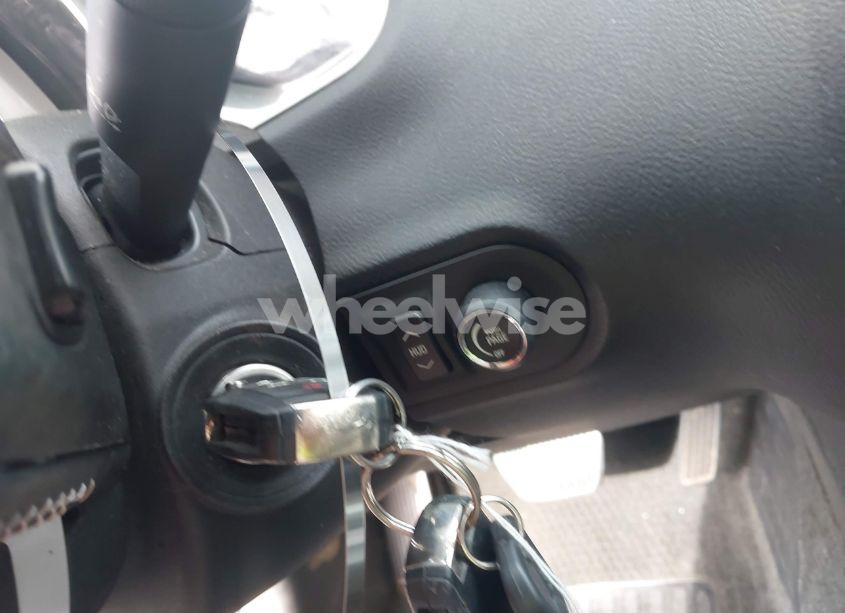 Photo 11 of 2011 Chevrolet Camaro 2SS (VIN 2G1FK1EJ8B9127186)