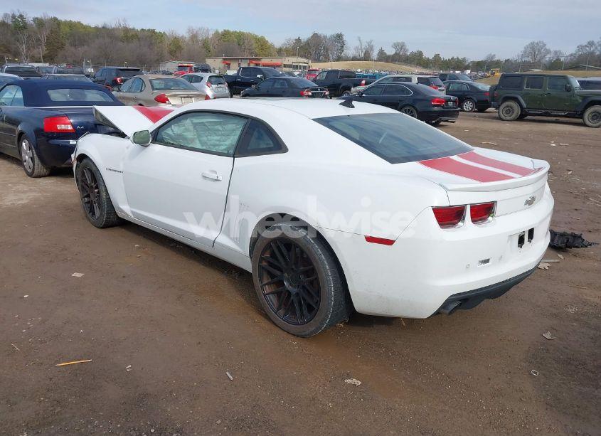 Photo 3 of 2011 Chevrolet Camaro 2SS (VIN 2G1FK1EJ8B9127186)