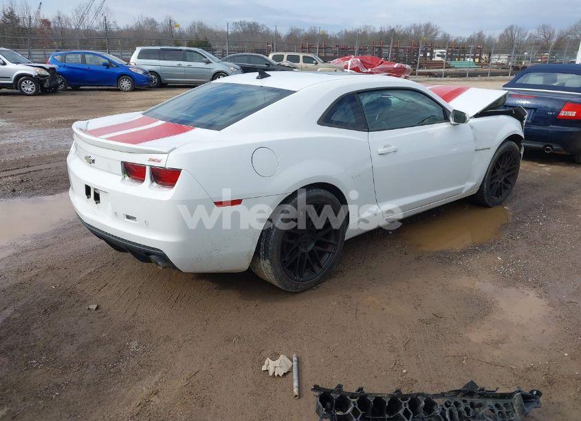 Photo 4 of 2011 Chevrolet Camaro 2SS (VIN 2G1FK1EJ8B9127186)