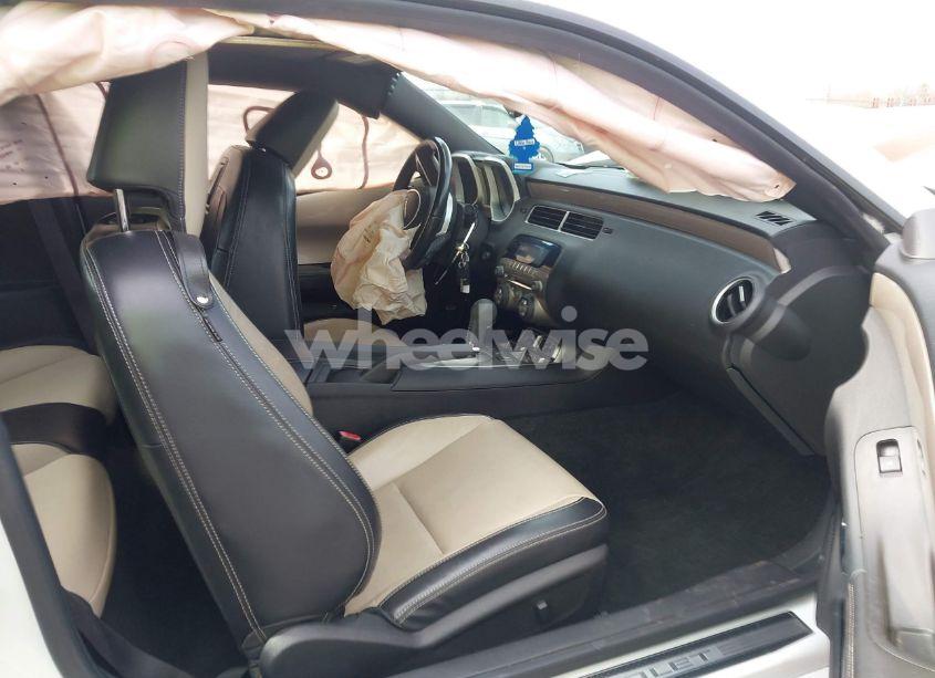 Photo 5 of 2011 Chevrolet Camaro 2SS (VIN 2G1FK1EJ8B9127186)