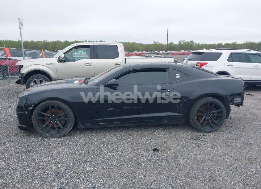 Photo 14 of 2010 Chevrolet Camaro 2SS (VIN 2G1FK1EJ9A9137692)