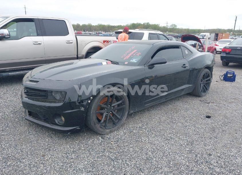 Photo 2 of 2010 Chevrolet Camaro 2SS (VIN 2G1FK1EJ9A9137692)