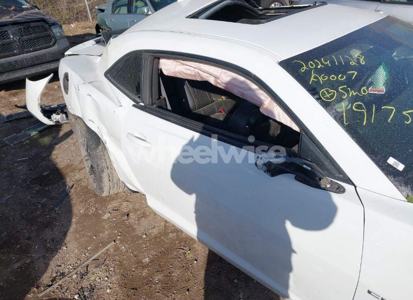 Photo 13 of 2010 Chevrolet Camaro 2SS (VIN 2G1FK1EJ9A9191753)