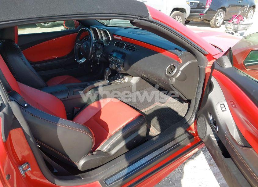 Photo 5 of 2011 Chevrolet Camaro 2SS (VIN 2G1FK3DJ2B9160147)