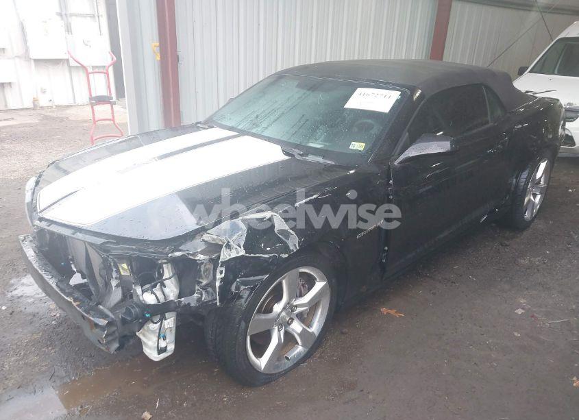 Photo 2 of 2011 Chevrolet Camaro 2SS (VIN 2G1FK3DJ2B9185615)