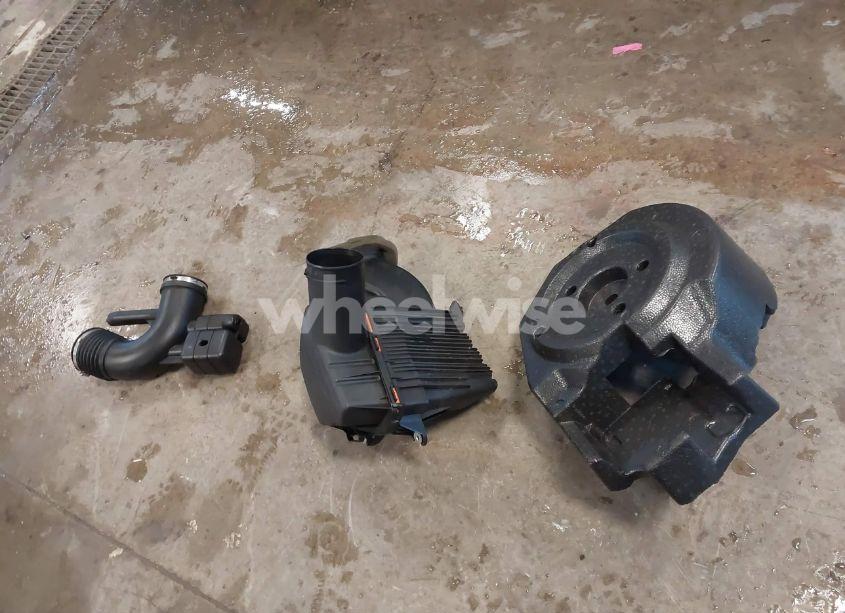 Photo 12 of 2011 Chevrolet Camaro 2SS (VIN 2G1FK3DJ2B9187333)