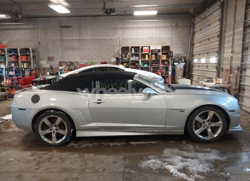 Photo 14 of 2011 Chevrolet Camaro 2SS (VIN 2G1FK3DJ2B9187333)