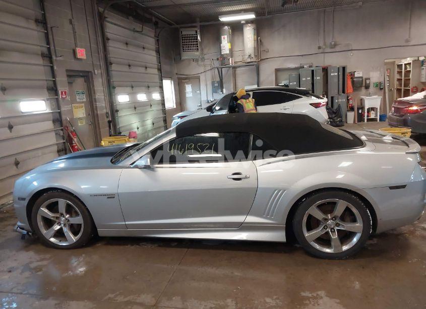 Photo 15 of 2011 Chevrolet Camaro 2SS (VIN 2G1FK3DJ2B9187333)