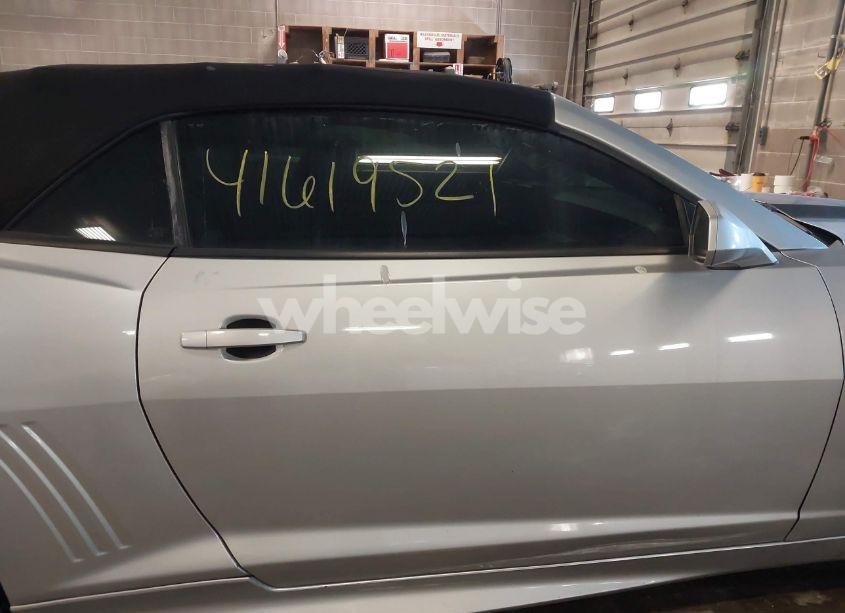 Photo 19 of 2011 Chevrolet Camaro 2SS (VIN 2G1FK3DJ2B9187333)