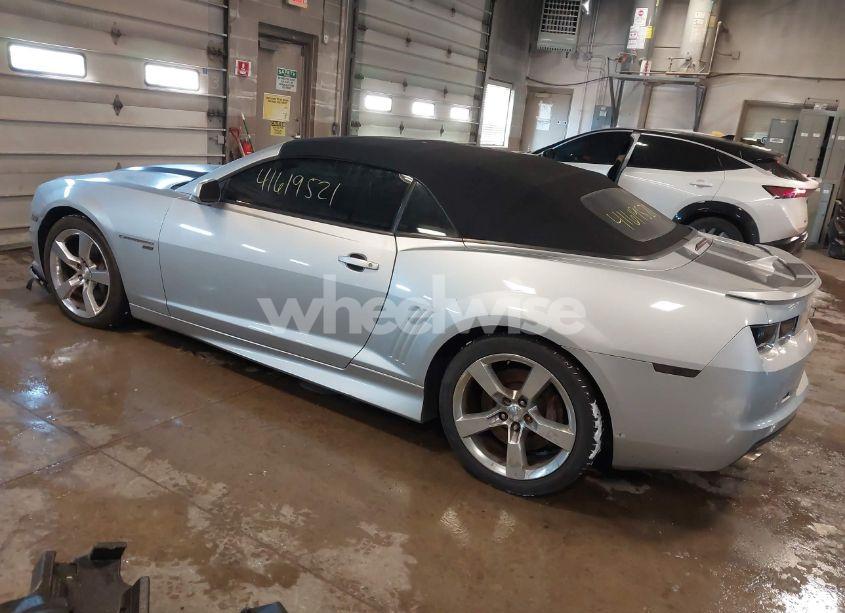 Photo 3 of 2011 Chevrolet Camaro 2SS (VIN 2G1FK3DJ2B9187333)