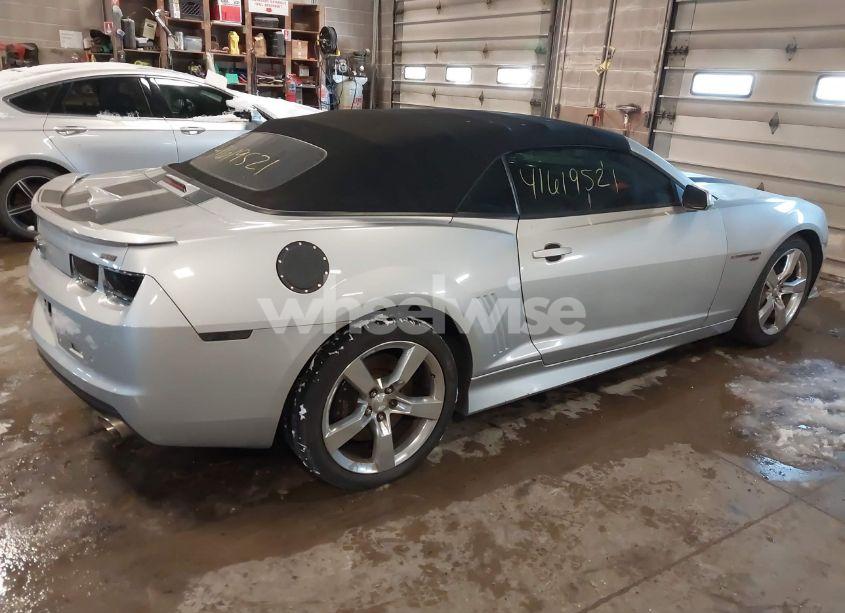 Photo 4 of 2011 Chevrolet Camaro 2SS (VIN 2G1FK3DJ2B9187333)