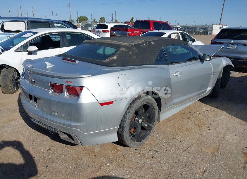 Photo 4 of 2012 Chevrolet Camaro 2SS (VIN 2G1FK3DJ2C9131099)