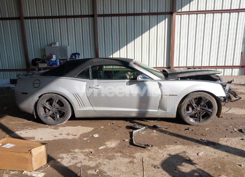 Photo 13 of 2011 Chevrolet Camaro 2SS (VIN 2G1FK3DJ4B9210031)