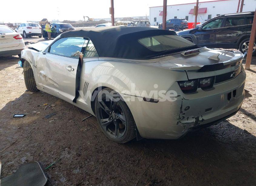 Photo 3 of 2011 Chevrolet Camaro 2SS (VIN 2G1FK3DJ4B9210031)