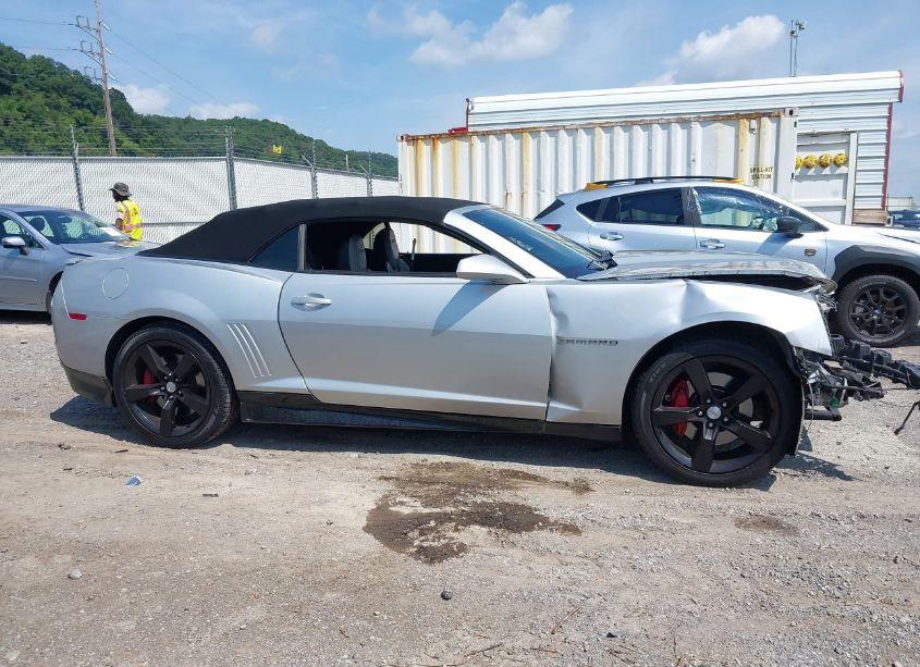 Photo 14 of 2011 Chevrolet Camaro 2SS (VIN 2G1FK3DJ7B9189742)